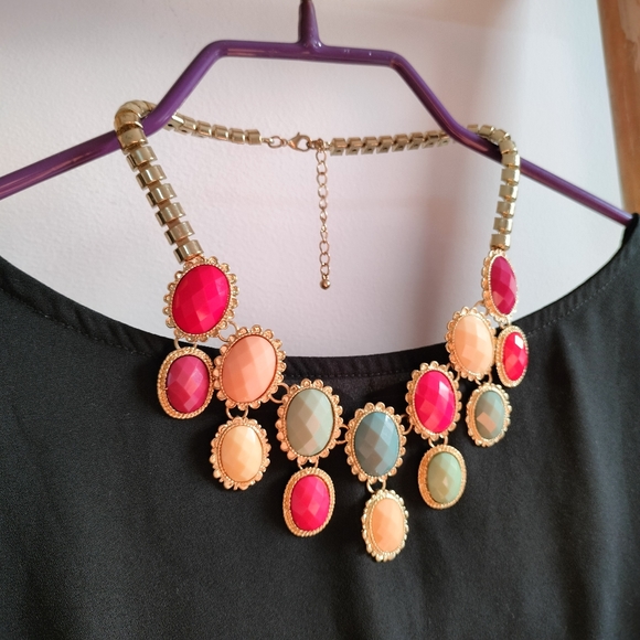 💚 Multicolour Statement Necklace - Picture 16 of 16